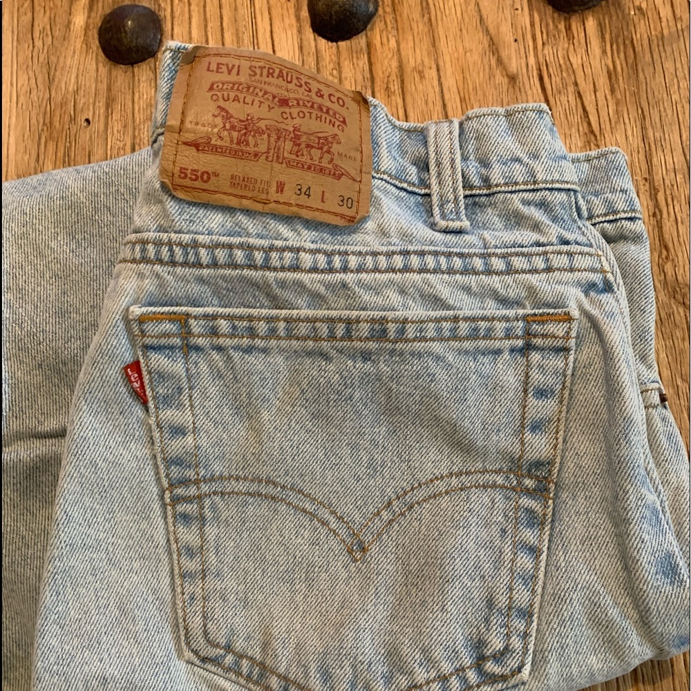 VINTAGE LEVIS Jeans 550 Relaxed Fit Light Stone Wash Red Tab